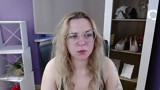 Zoey Erotic online show from April 20, 2026, 4:26 am