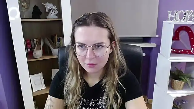 Snapshot of Zoey_Erotic chatting on October 16, 2025, 4:32 am Zoey Erotic online show from October 16, 2025, 4:32 am