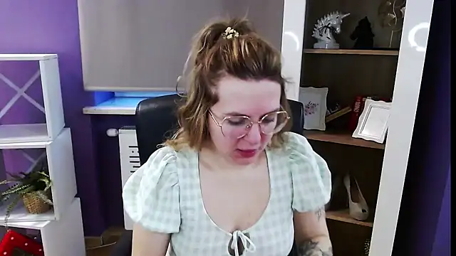 Zoey Erotic online show from April 8, 2026, 4:36 am