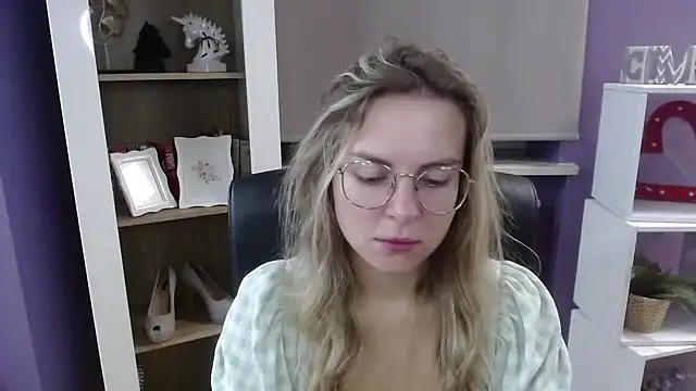 Snapshot of Zoey_Erotic chatting on October 2, 2025, 4:27 am Zoey Erotic online show from October 2, 2025, 4:27 am