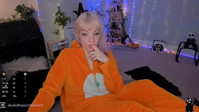 AliceW0lf online show from January 9, 2025, 9:37 pm