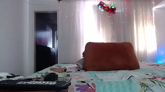 Snapshot of linapalacios chatting on December 15, 2025, 8:03 pm linapalacios online show from December 15, 2025, 8:03 pm