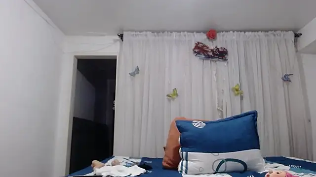 Snapshot of linapalacios chatting on January 13, 2026, 10:35 pm linapalacios online show from January 13, 2026, 10:35 pm