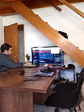 Elnonoykeila77 online show from February 17, 2025, 4:50 pm