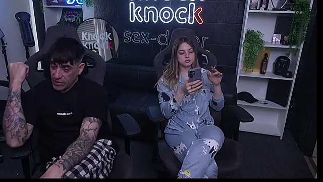 Elnonoykeila77 online show from September 20, 2025, 4:12 pm