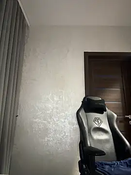 Evellyn online show from November 15, 2025, 12:25 am