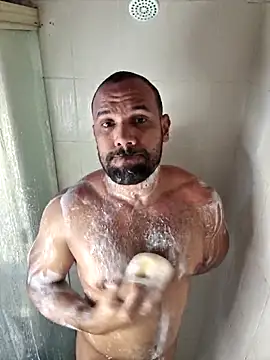 anthonylatynxd online show from April 15, 2026, 8:42 pm