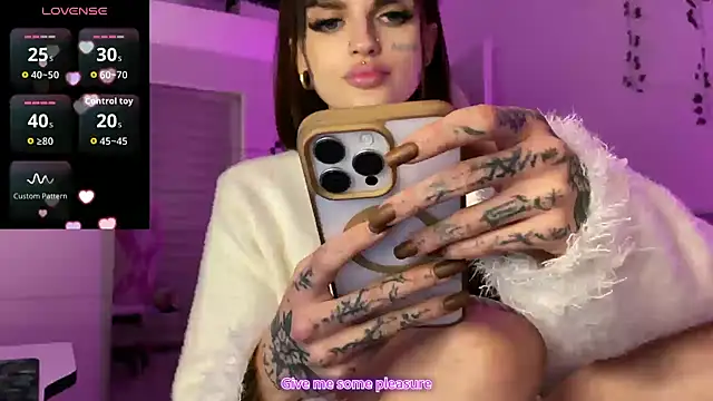 AkumaAmai online show from October 9, 2025, 7:03 pm