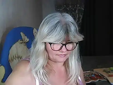 Diana 49 online show from November 18, 2025, 5:49 pm