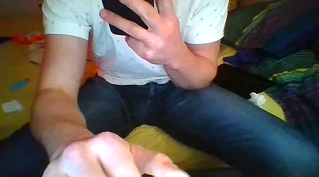 Snapshot of MmaxX004 chatting on February 28, 2025, 9:23 pm MmaxX004 online show from February 28, 2025, 9:23 pm