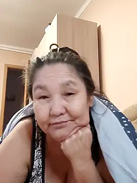 Zulfiya Bruce online show from November 12, 2025, 2:54 pm