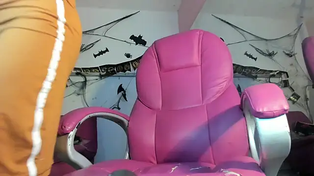 CAMILA--REY online show from October 25, 2025, 10:10 pm