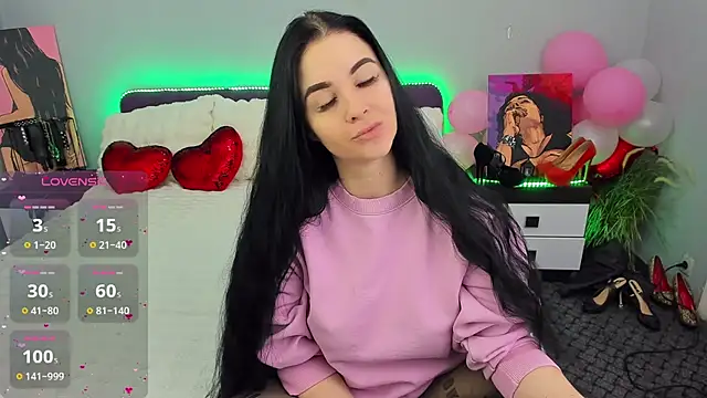 KeiraChoCo online show from April 17, 2026, 7:49 pm