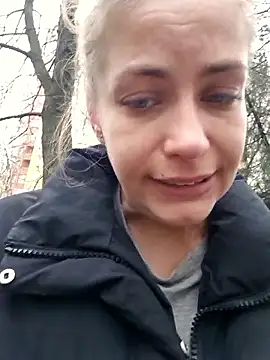 Keli Jessi online show from November 28, 2025, 1:22 pm