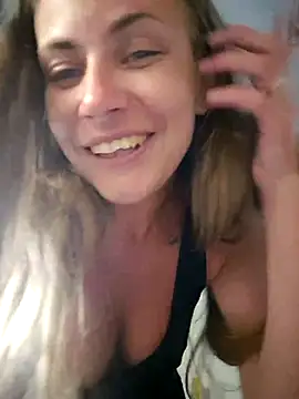 Keli Jessi online show from June 12, 2026, 8:39 pm