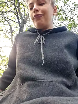 Keli Jessi online show from April 19, 2026, 12:50 pm