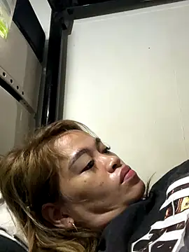 Snapshot of pinay4uwithagoodheart chatting on December 18, 2025, 8:41 am pinay4uwithagoodheart online show from December 18, 2025, 8:41 am