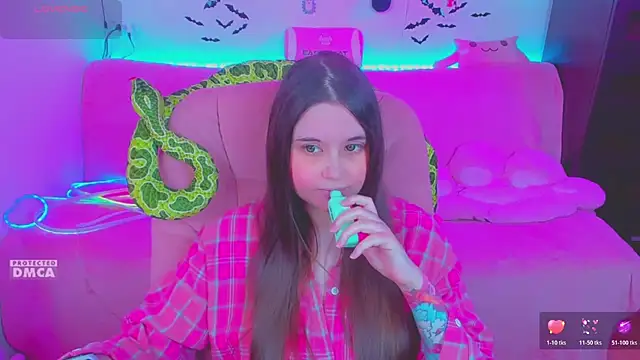 Lolisuccub online show from June 4, 2026, 1:38 pm