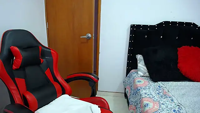 Ursulawhite69 online show from October 21, 2025, 5:12 pm