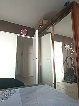 mike9473 online show from November 4, 2025, 8:51 am