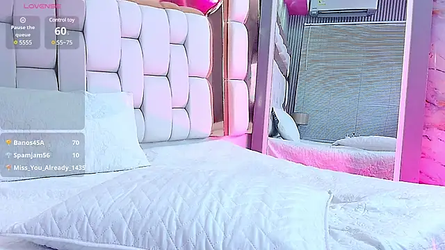 veronicaroose  online show from February 27, 2025, 3:48 pm