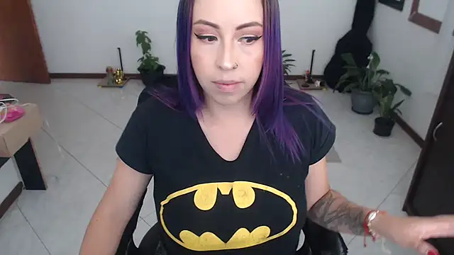charlottezoe15 online show from May 26, 2026, 7:23 pm