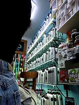 LunaZambrano online show from February 12, 2026, 4:51 pm