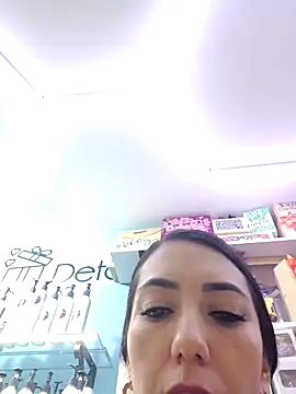 LunaZambrano online show from April 16, 2026, 3:24 pm