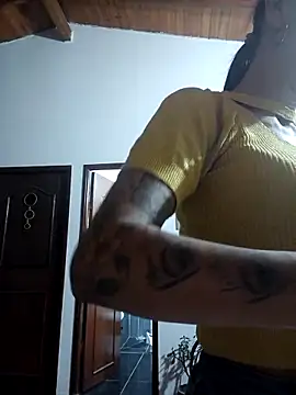 LunaZambrano online show from February 12, 2026, 2:11 am