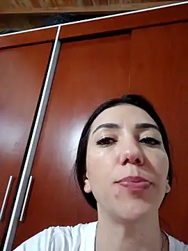 LunaZambrano online show from October 10, 2025, 3:29 am