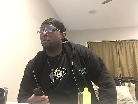 Snapshot of Londonfrotadejr chatting on February 1, 2025, 4:24 am Londonfrotadejr online show from February 1, 2025, 4:24 am