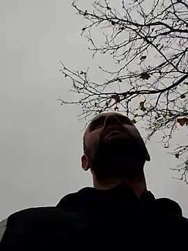 Snapshot of Govora chatting on November 23, 2025, 1:32 pm Govora online show from November 23, 2025, 1:32 pm