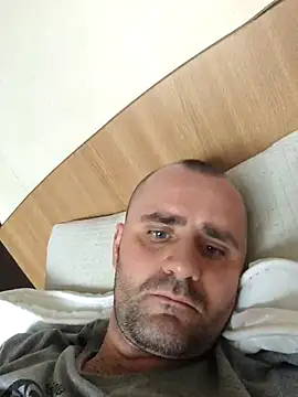 Snapshot of Govora chatting on November 10, 2025, 1:27 pm Govora online show from November 10, 2025, 1:27 pm