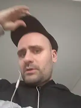 Snapshot of Govora chatting on January 31, 2025, 1:23 pm Govora online show from January 31, 2025, 1:23 pm