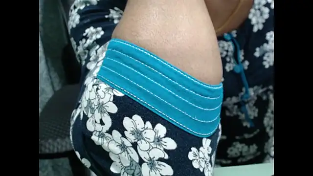 CuteRhea69 online show from September 23, 2025, 1:18 pm