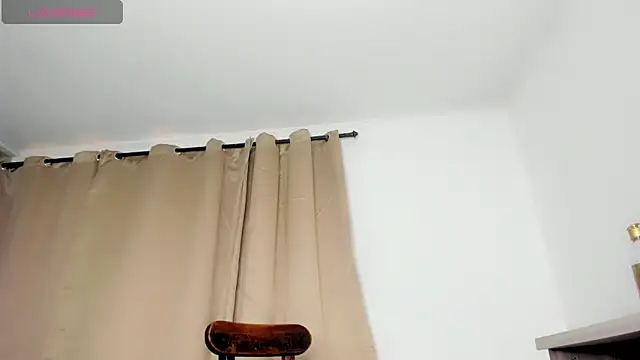 Genesis Sandoval online show from March 29, 2026, 7:04 pm