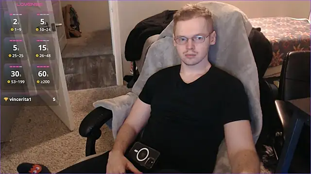 doloresman online show from February 19, 2025, 9:36 pm