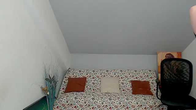 BrendaSkye online show from March 7, 2025, 10:35 am