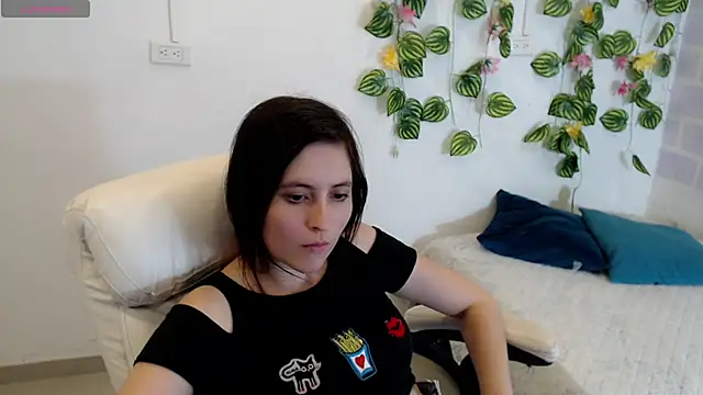 tania sweet   online show from October 2, 2025, 6:22 pm