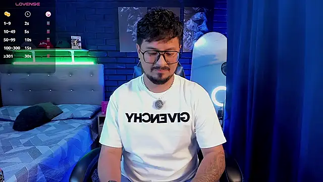 DaviidEvans  online show from June 27, 2026, 7:03 am