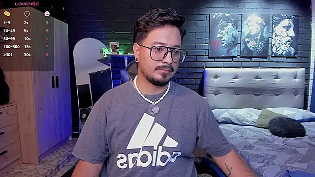 DaviidEvans  online show from June 21, 2026, 9:20 pm