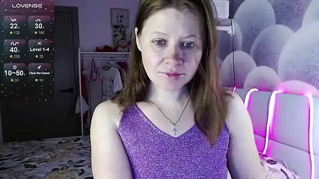 Snapshot of alekasamui chatting on October 1, 2025, 11:30 pm alekasamui online show from October 1, 2025, 11:30 pm