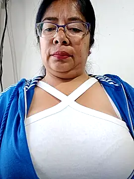   valentina18 online show from March 8, 2025, 1:14 pm