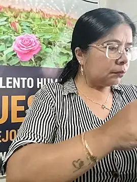   valentina18 online show from February 25, 2026, 1:00 pm