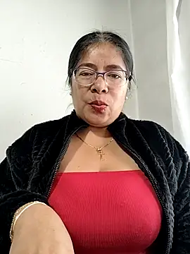   valentina18 online show from October 30, 2025, 1:09 pm