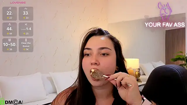 Snapshot of ava_blue chatting on October 9, 2025, 7:58 pm ava blue online show from October 9, 2025, 7:58 pm