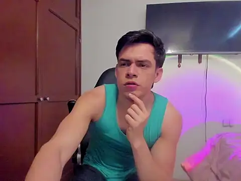 Snapshot of Lucian_Gomez_ chatting on November 26, 2025, 5:13 pm Lucian Gomez online show from November 26, 2025, 5:13 pm