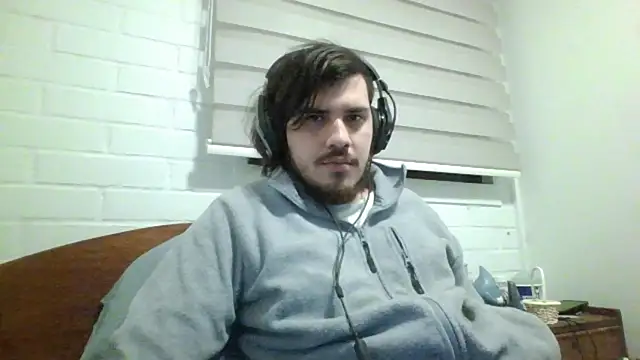 Snapshot of hung_weeb chatting on June 15, 2026, 1:17 am hung weeb online show from June 15, 2026, 1:17 am
