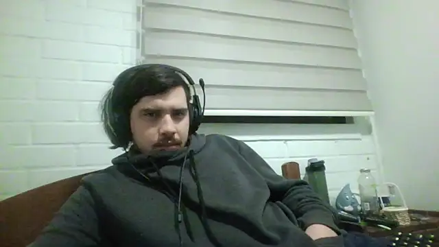 hung weeb online show from June 25, 2026, 4:43 am