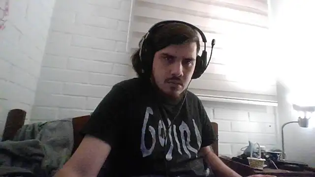 Snapshot of hung_weeb chatting on June 7, 2026, 10:26 pm hung weeb online show from June 7, 2026, 10:26 pm